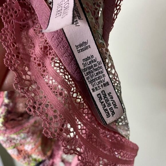 Victoria’s Secret High Neck Wired Lace Halter Bralette - Picture 9 of 9